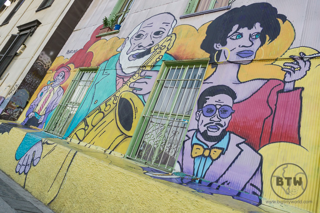 Jazz themed mural Valparaíso