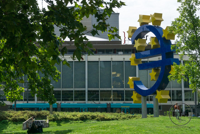 A large euro statue in Frankfurt, Germany