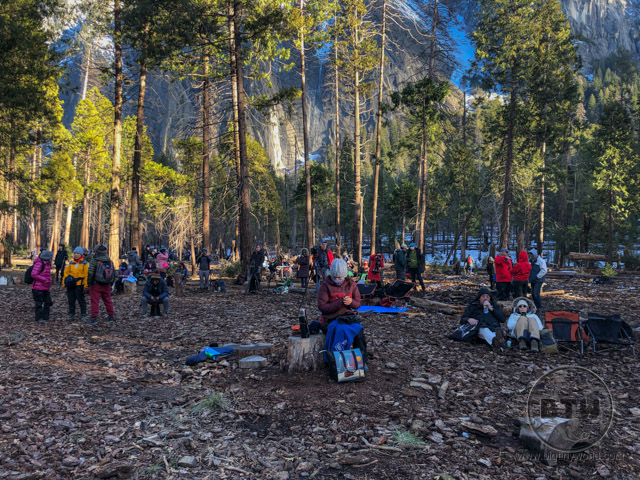 The crowds awaiting the Firefall phenomenon in Yosemite National Park | BIG tiny World Travel